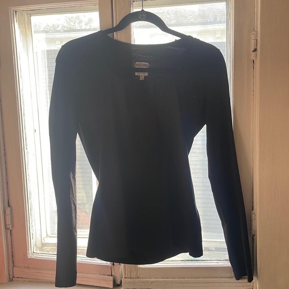 black shirt